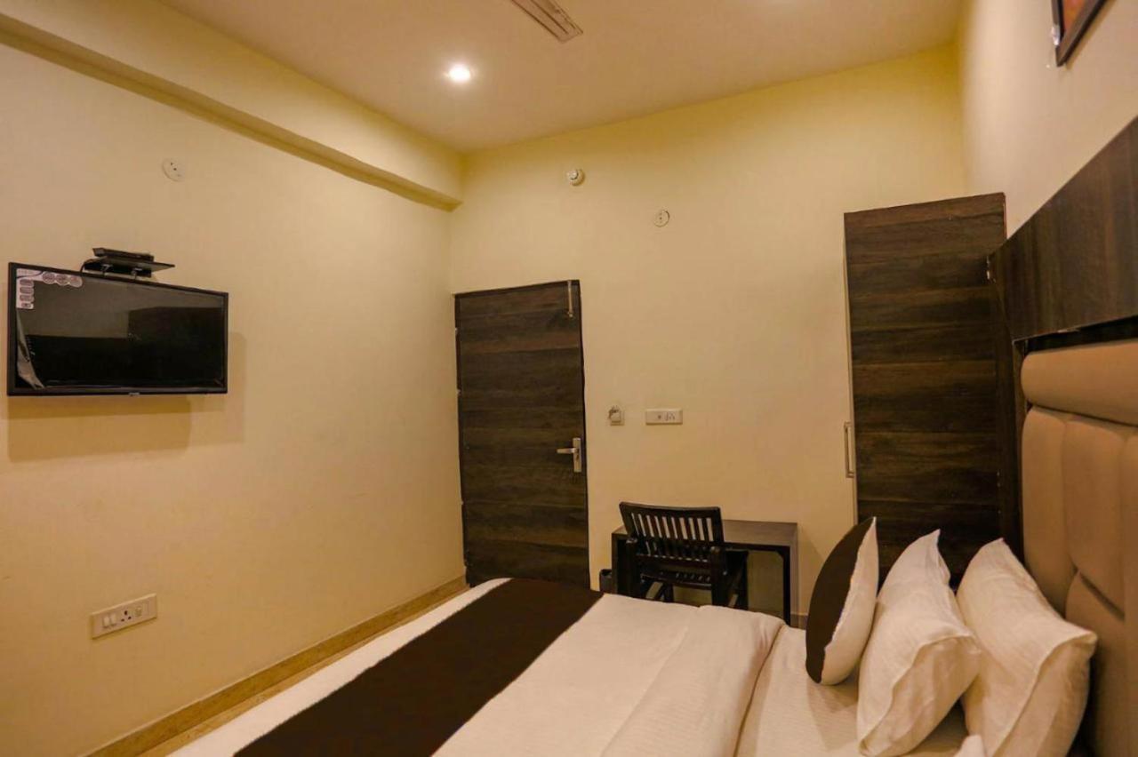 Hotel Swan Suite Near Delhi Airport ニューデリー エクステリア 写真