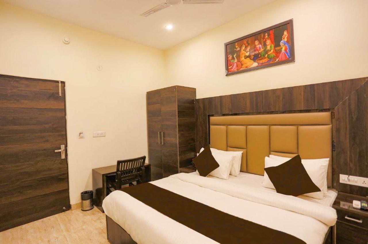 Hotel Swan Suite Near Delhi Airport ニューデリー エクステリア 写真