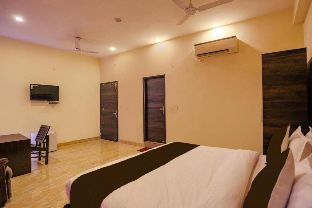 Hotel Swan Suite Near Delhi Airport ニューデリー エクステリア 写真
