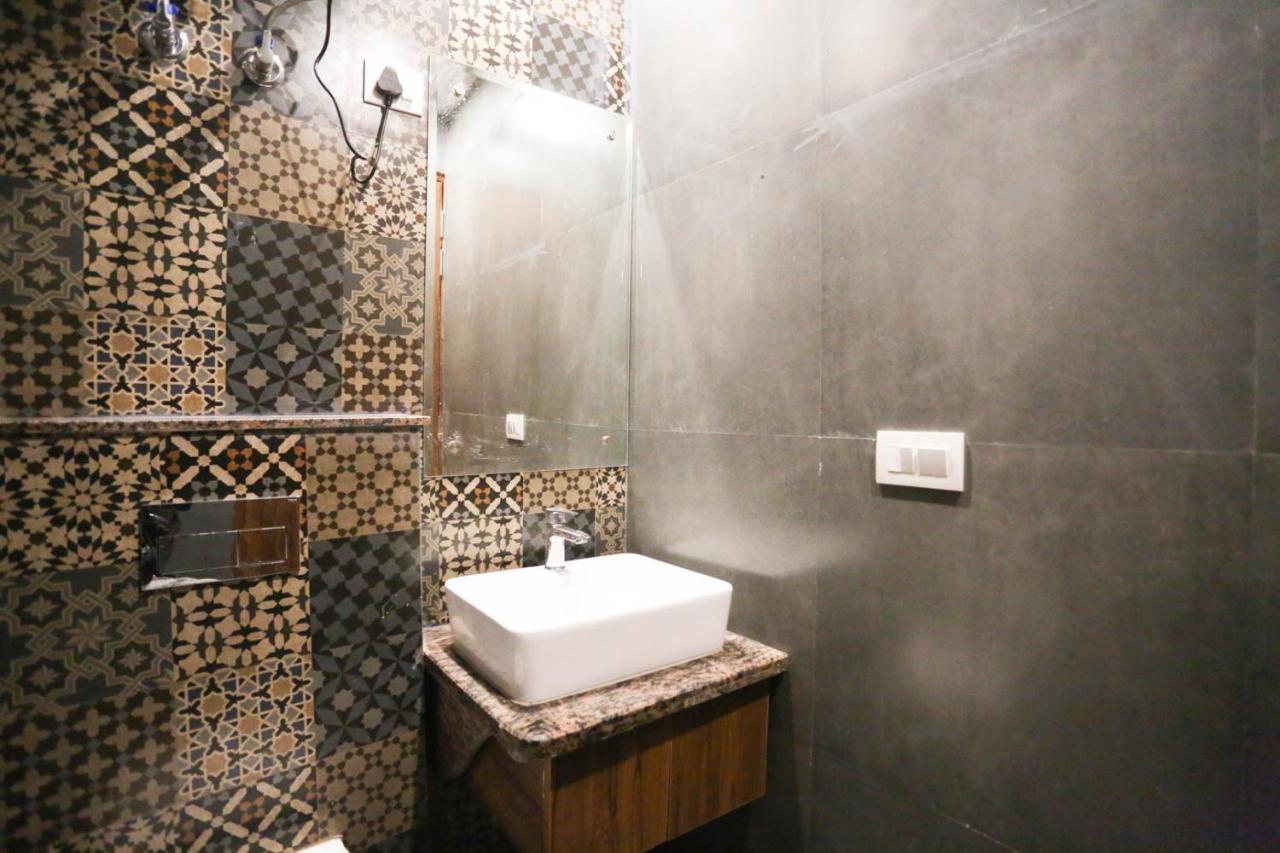 Hotel Swan Suite Near Delhi Airport ニューデリー エクステリア 写真