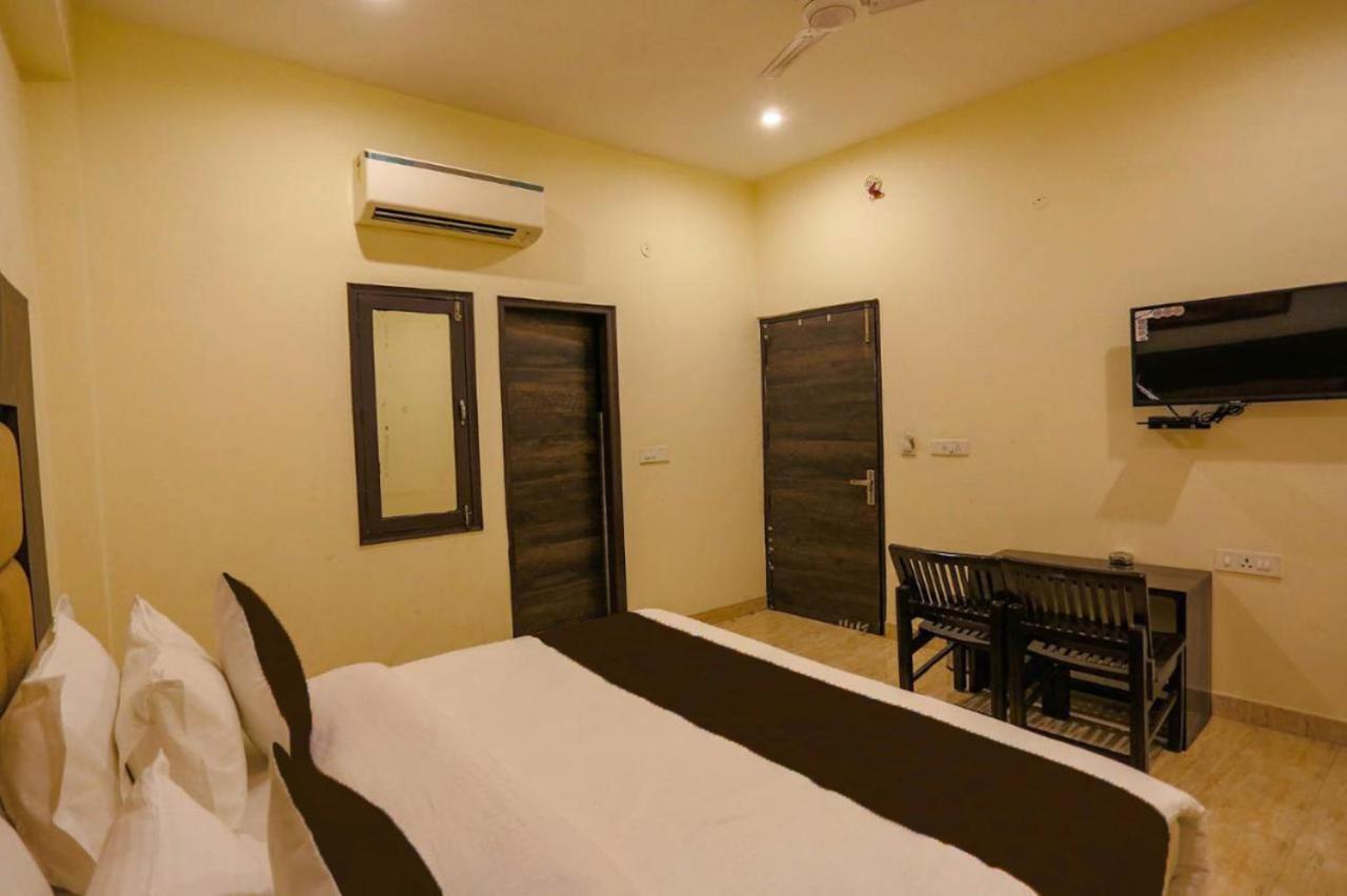 Hotel Swan Suite Near Delhi Airport ニューデリー エクステリア 写真
